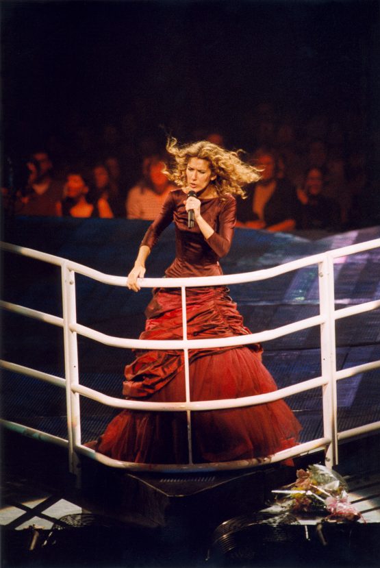 celine dion sings titanic song